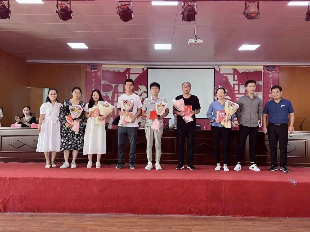 舞阳县育才实验学校庆祝第38个教师节暨表彰大会(图24) 图片